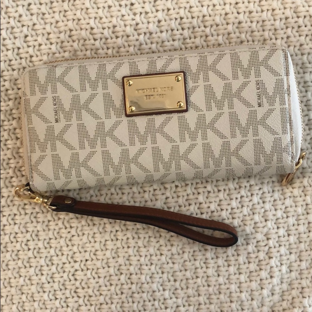 NWT Michael Kors wallet